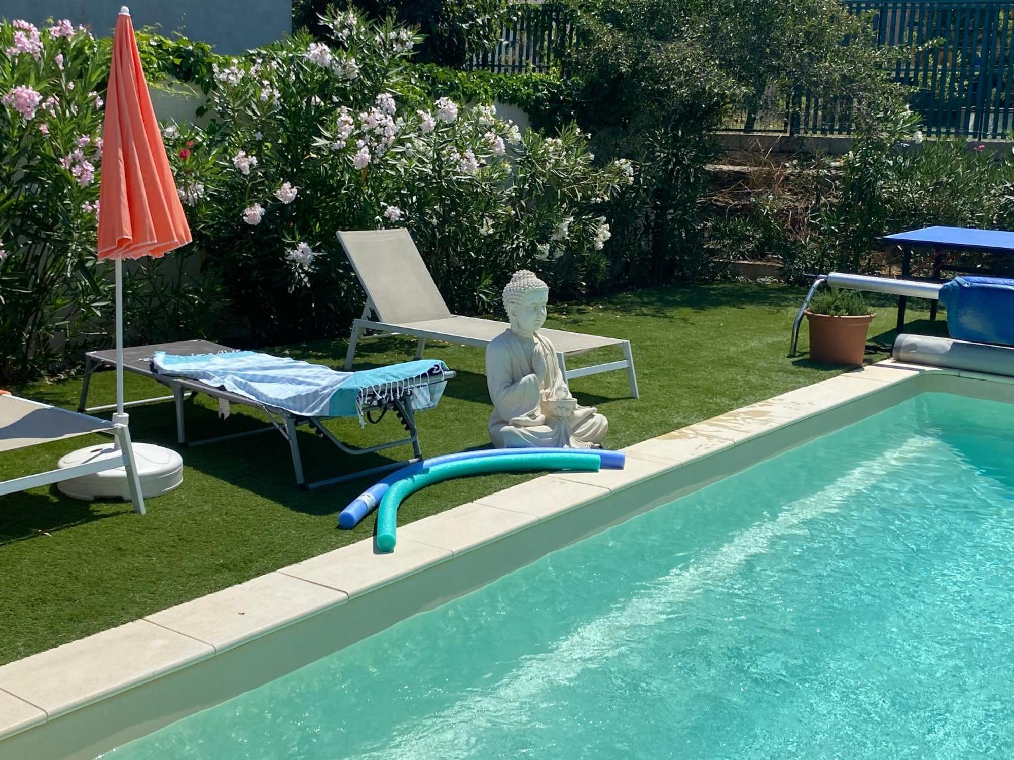 Gite Climatise Avec Piscine Sur Les Hauteurs De Bollène Eksteriør bilde